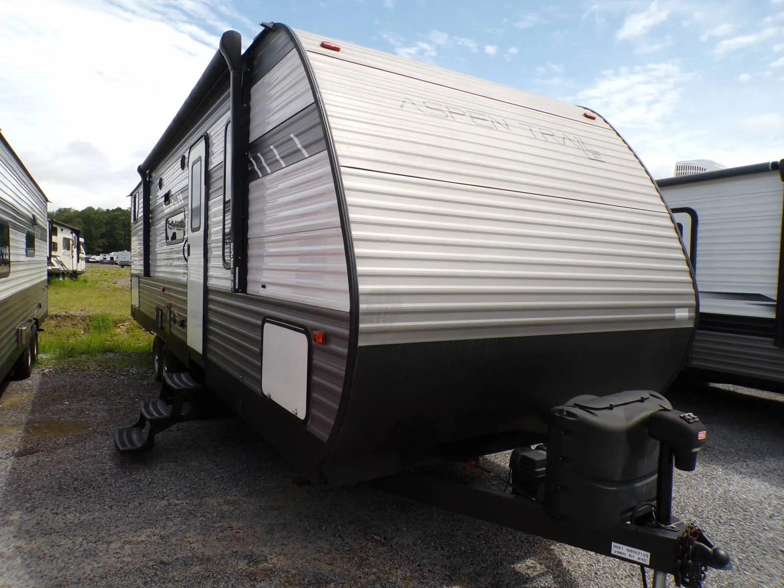 2022 Dutchmen Aspen Trail 29BH - Photo 2