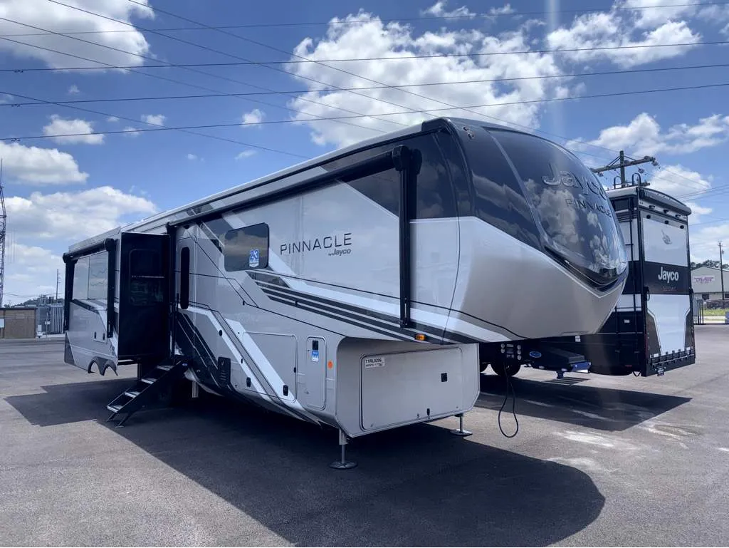 2026 Jayco Pinnacle 36FBTS - Photo 2