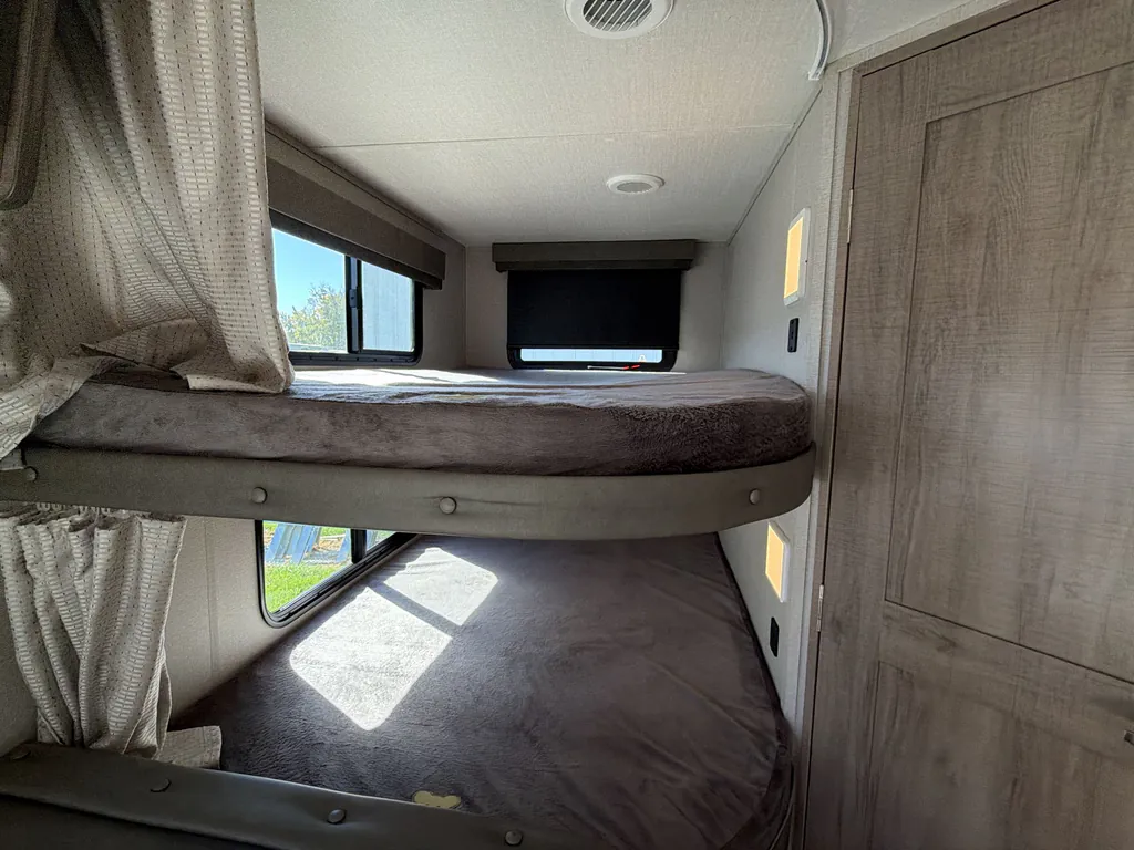 2021 Grand Design Imagine XLS 21BHE, Photos photo 19