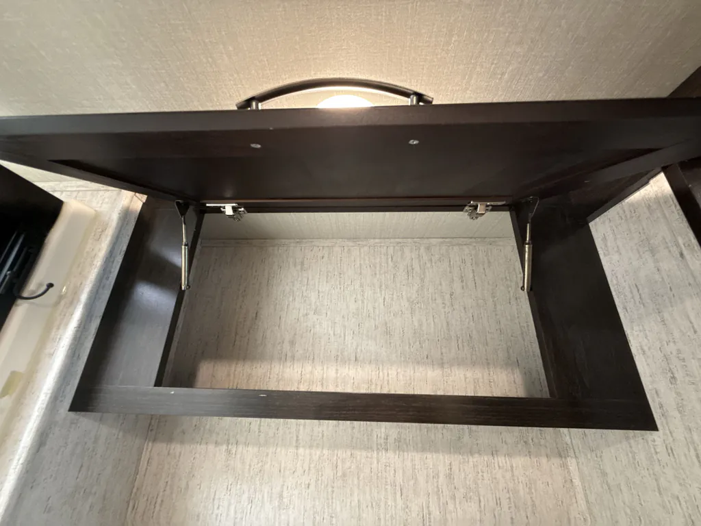2018 Grand Design Momentum 376TH, Photos photo 27