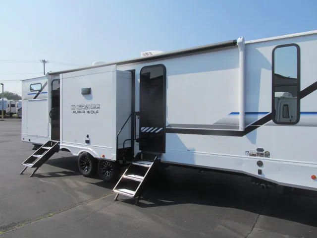 2026 Forest River Cherokee Alpha Wolf 33BH, Photos photo 13