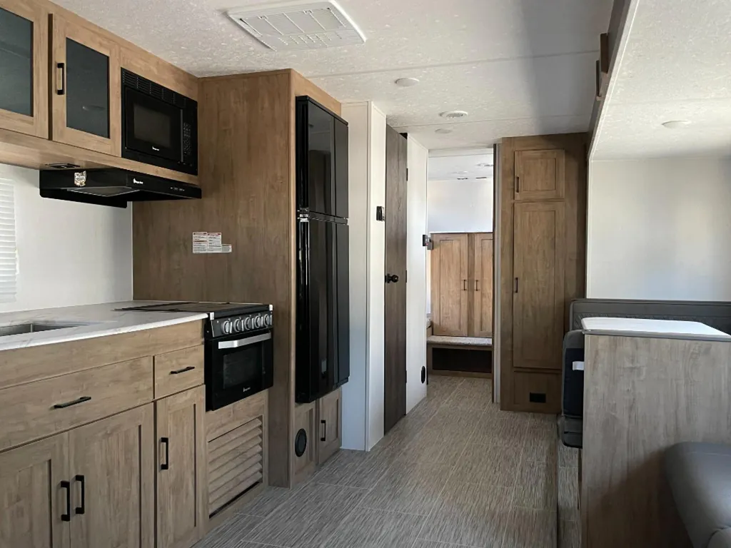 2024 Coachmen Freedom Express Select 29SE, Photos photo 3