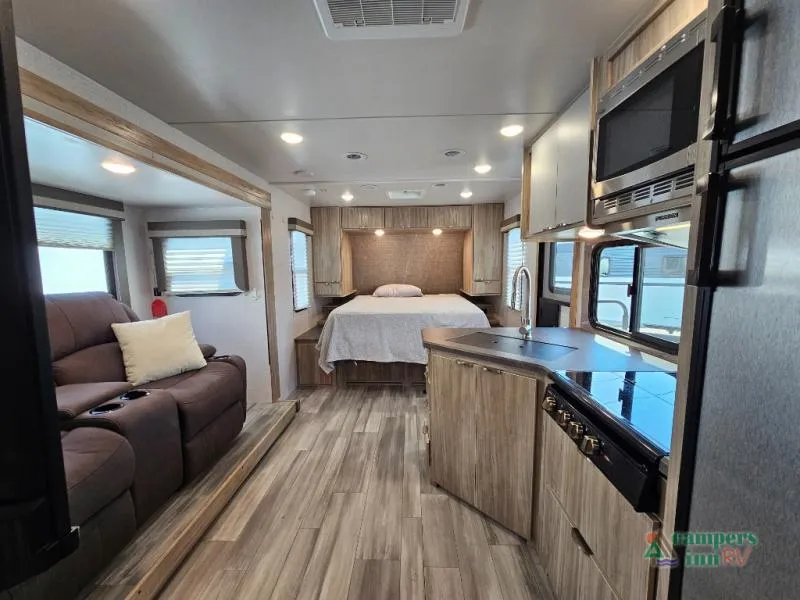 2022 Winnebago Minnie 2201MB - Photo 4