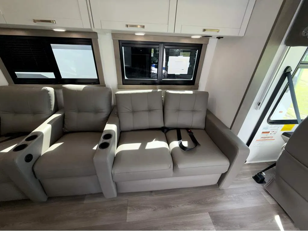 2027 Entegra Coach Vision XL 36C, Photos photo 16