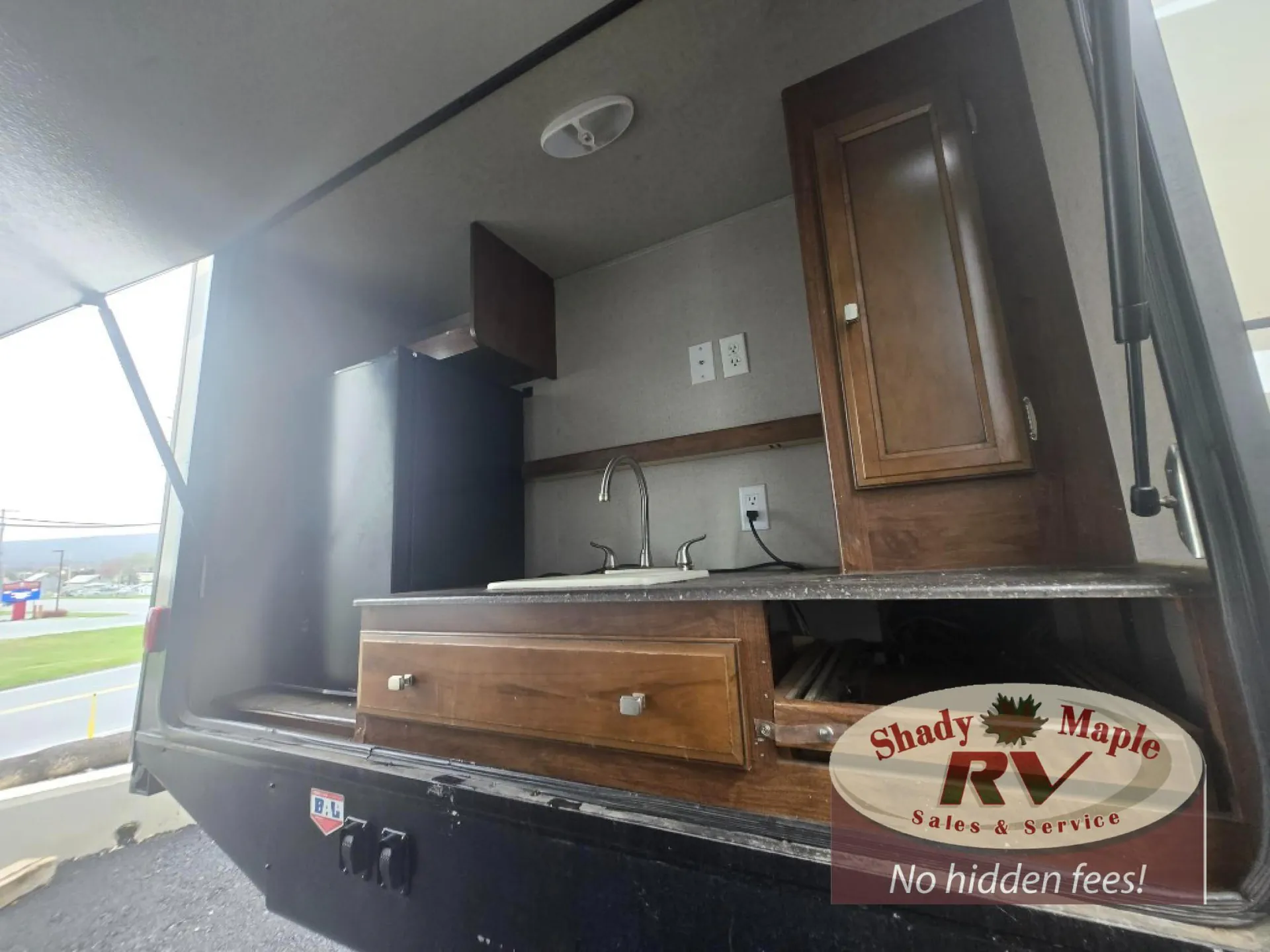 2017 Coachmen Freedom Express 320BHDS - Photo 4