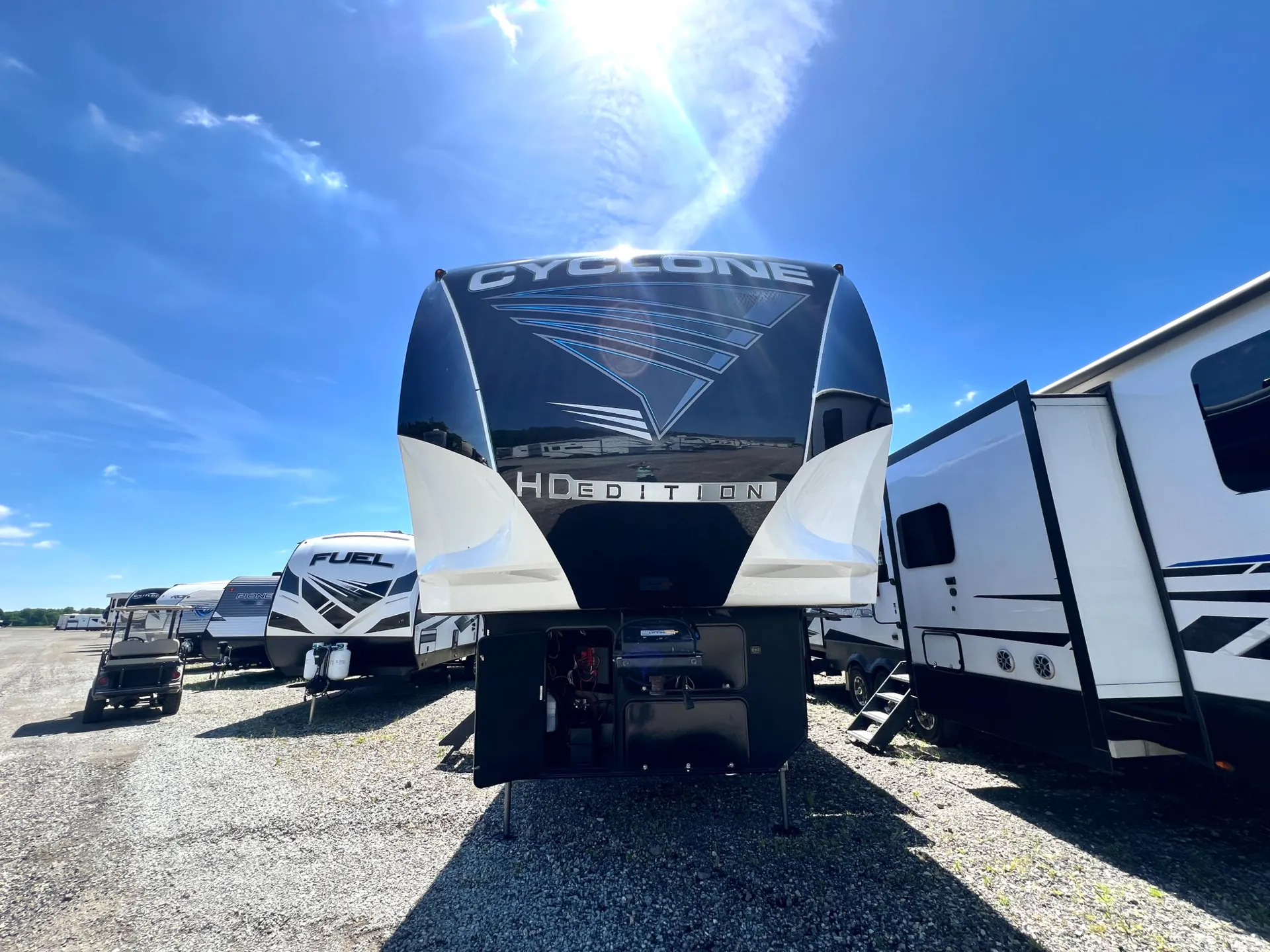 2021 Heartland Cyclone 4270 - Photo 3