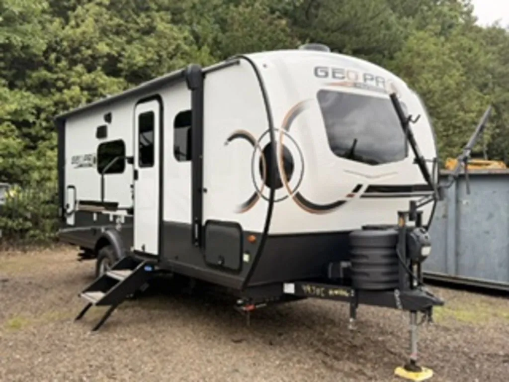 2024 CHEROKEE Wolf Pup 16FQ - Photo 2