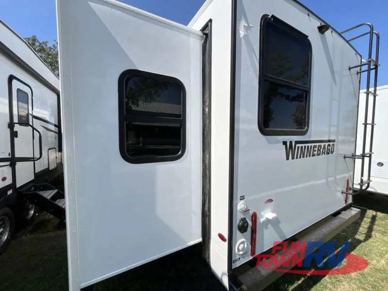 2026 Winnebago Thrive 26FKD - Photo 4
