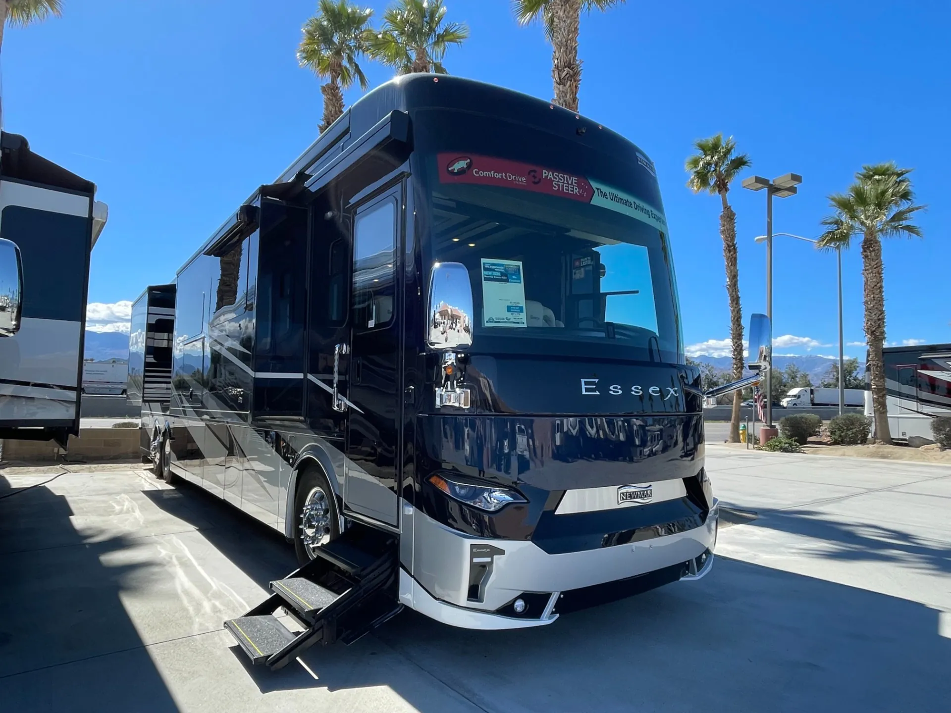 2027 Newmar Essex 4551 - Photo 2