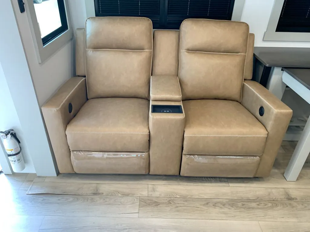 2026 Brinkley Model Z 3420, Photos photo 8