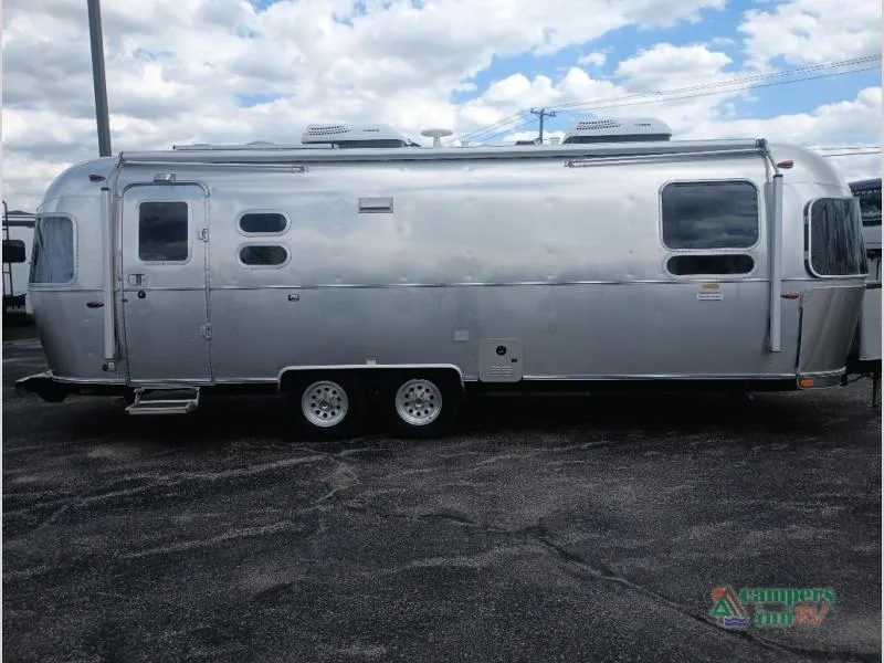 2022 Airstream International 27FB - Photo 4