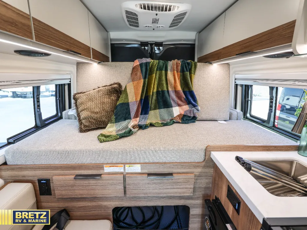 2027 Thor Motor Coach Rize 18Z - Photo 4