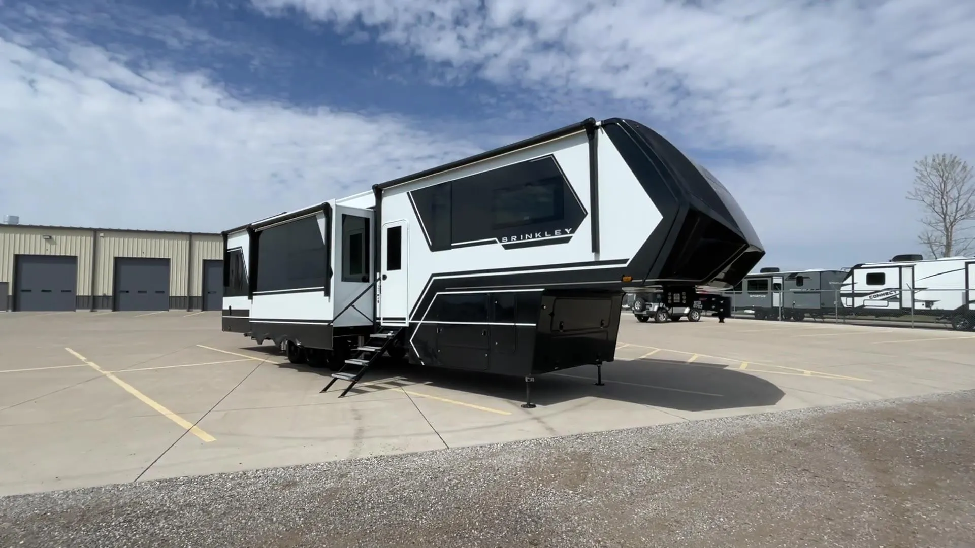 2027 Brinkley Model G 3950 - Photo 4