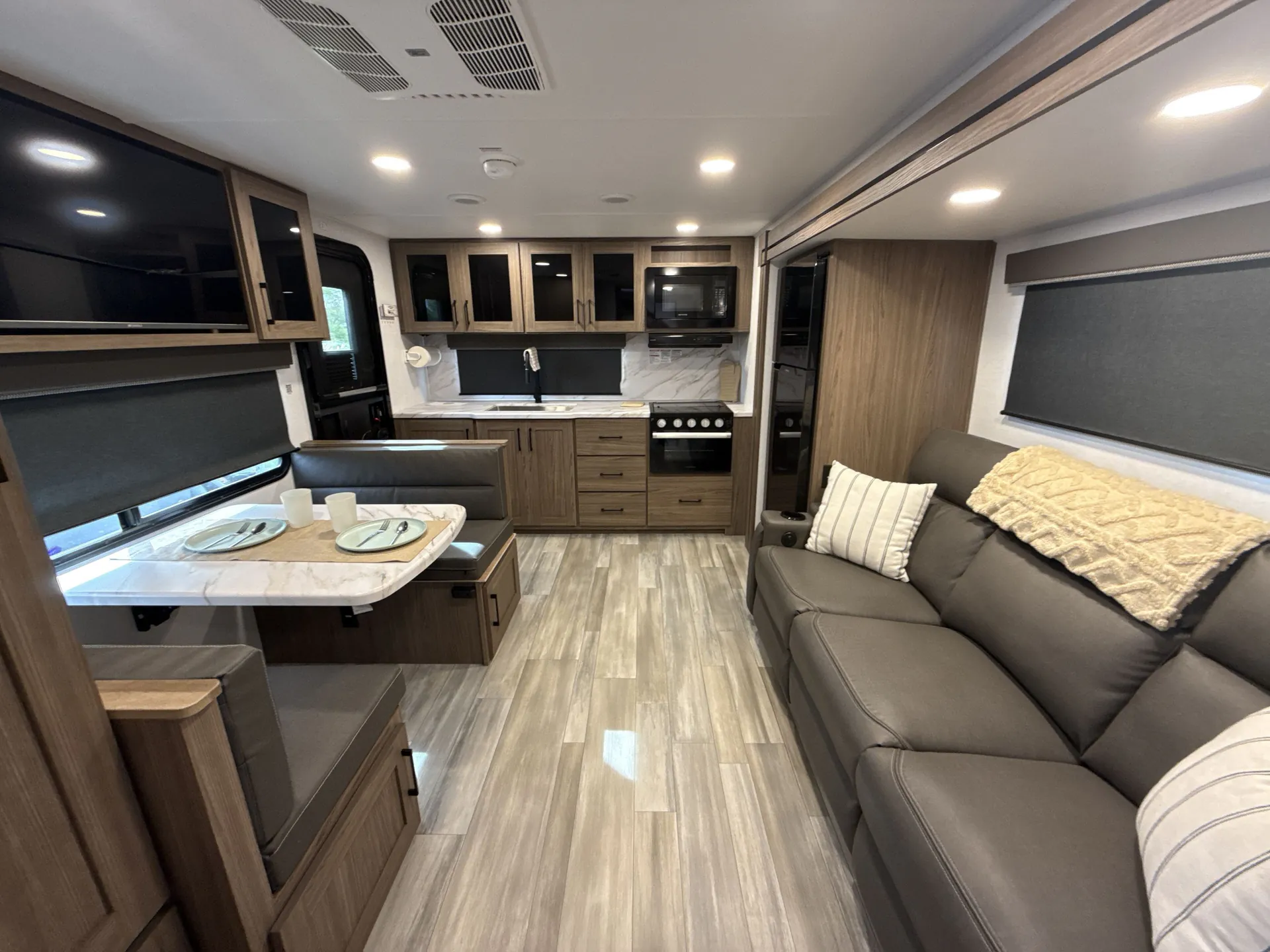 2025 Alliance RV Delta RK234 - Photo 3