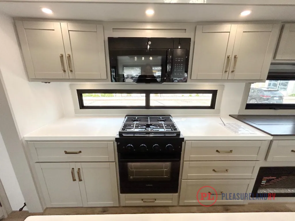 2026 Brinkley Model Z 3420, Photos photo 15