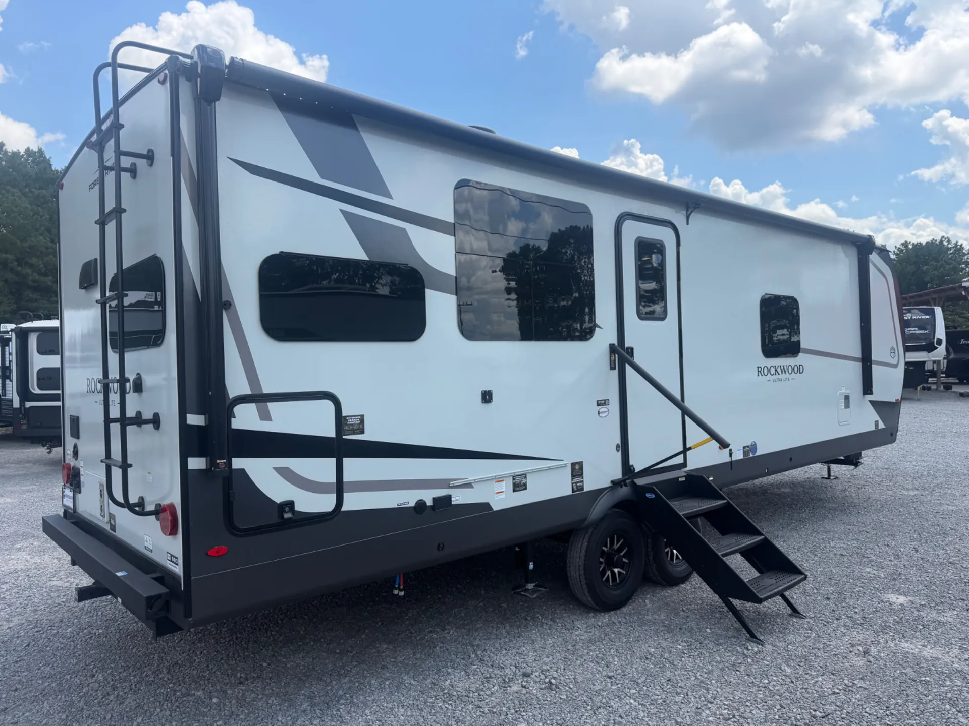 2027 Forest River Rockwood Ultra Lite 2711RK — Photo 5