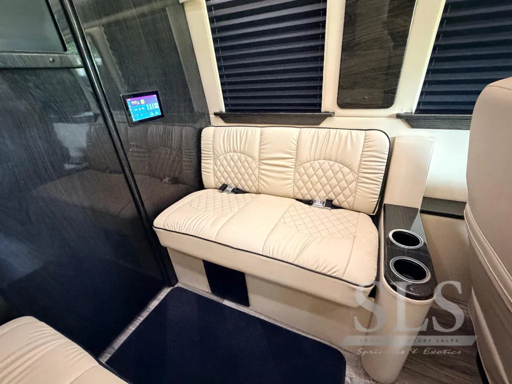 2024 Midwest Automotive Designs Luxe Cruiser D4, Photos photo 29