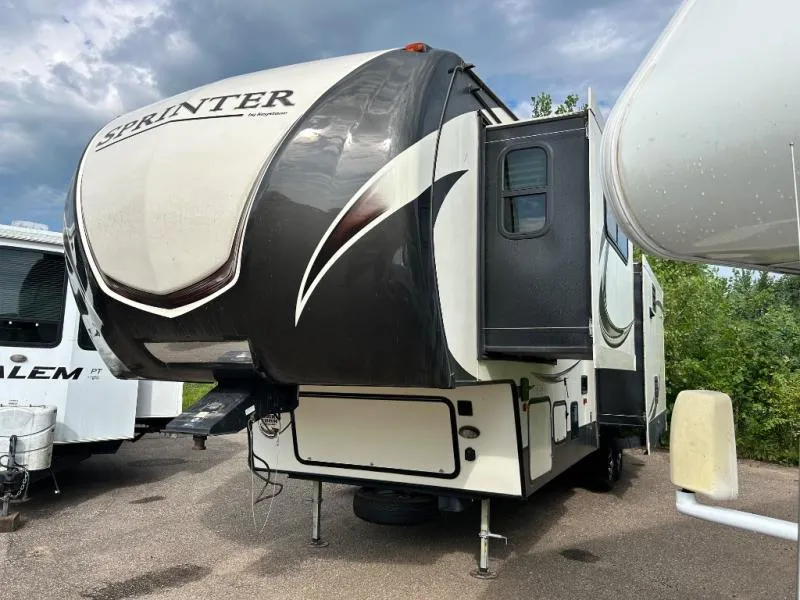 2017 Keystone Sprinter 334FWFLS - Photo 3