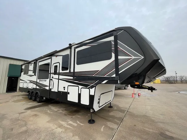 2018 Grand Design Momentum 376TH - Main photo