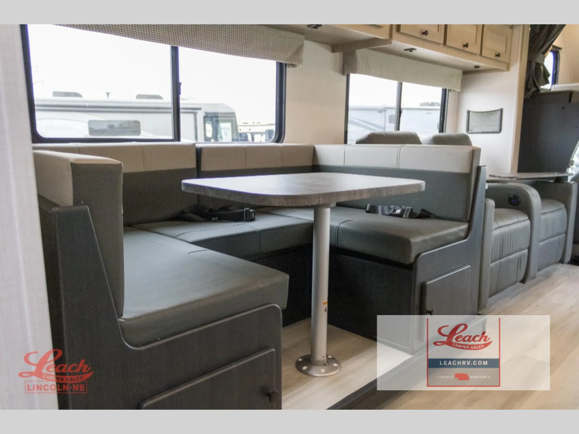 2027 Forest River Sunseeker 3010DS — Photo 5