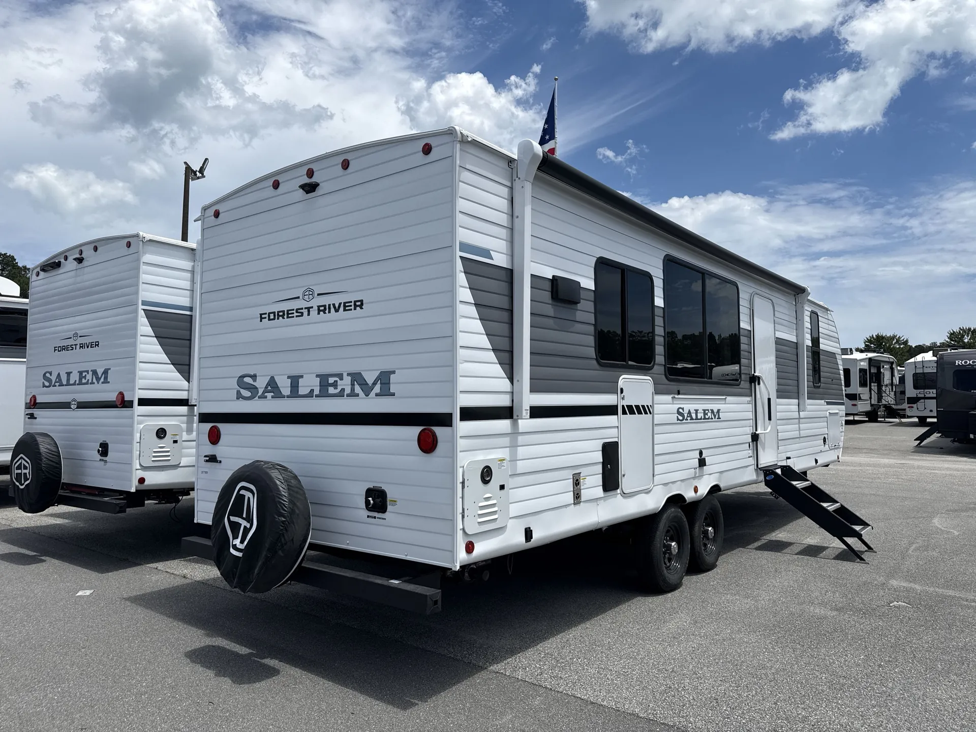 2027 Forest River Salem 27RK — backside