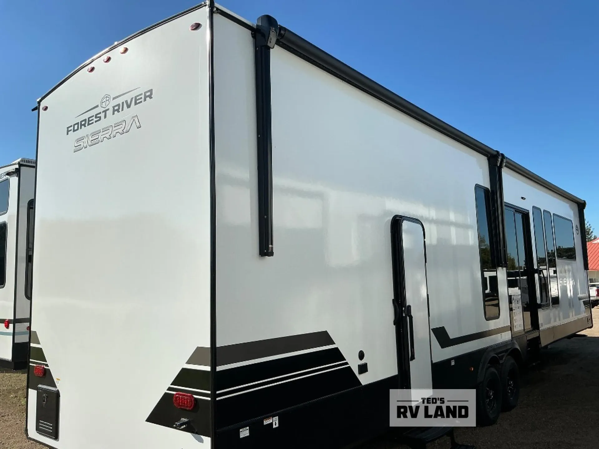 2026 Forest River Sierra Destination Trailers 422FKL — Photo 5