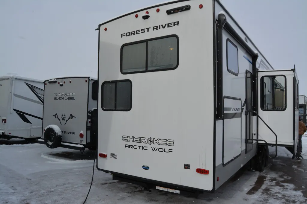 2025 Forest River Cherokee Arctic Wolf Suite 3850 SUITE - Photo 4