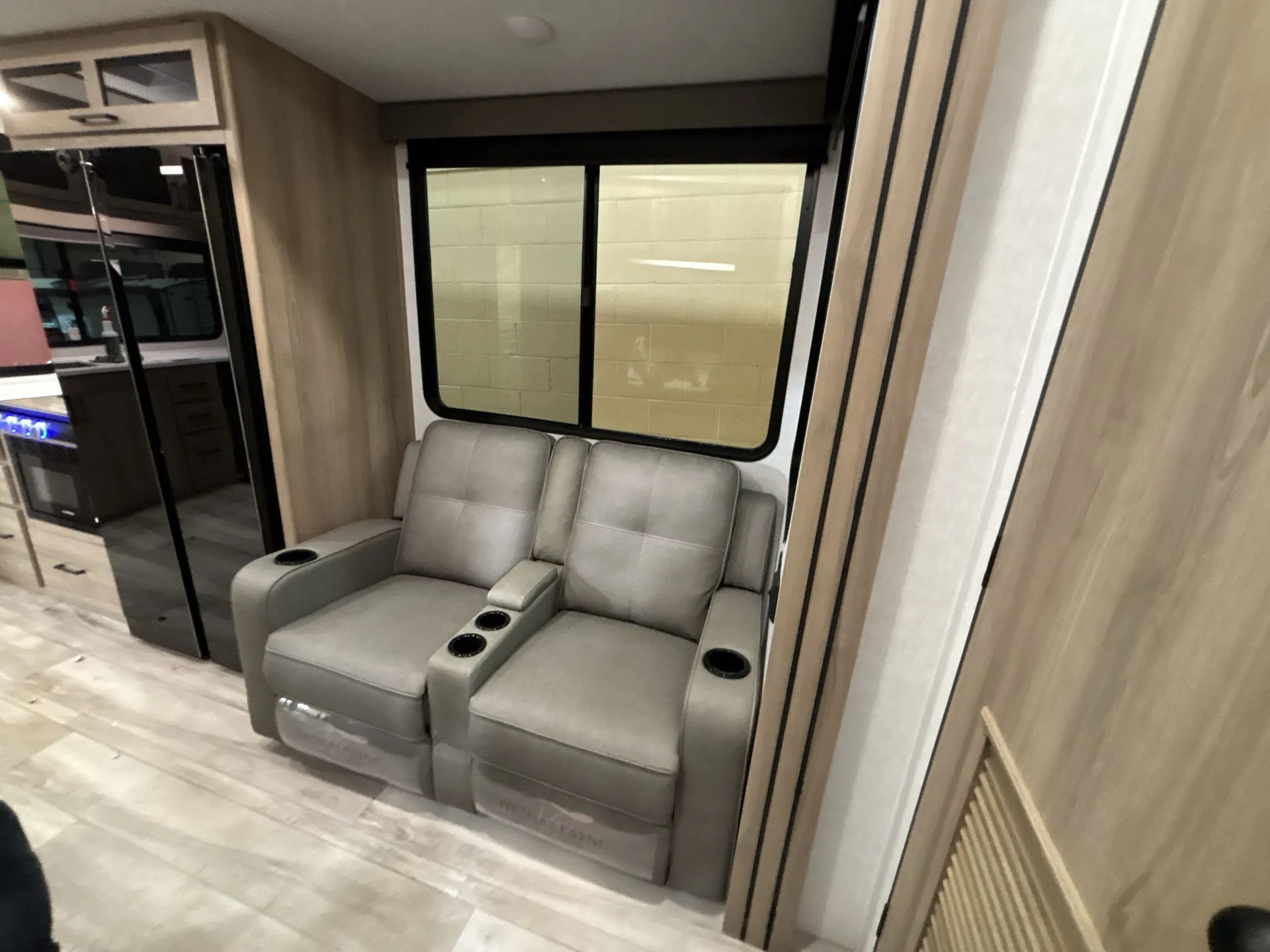 2026 Keystone Coleman Legacy 2800SUNDECK - Photo 3