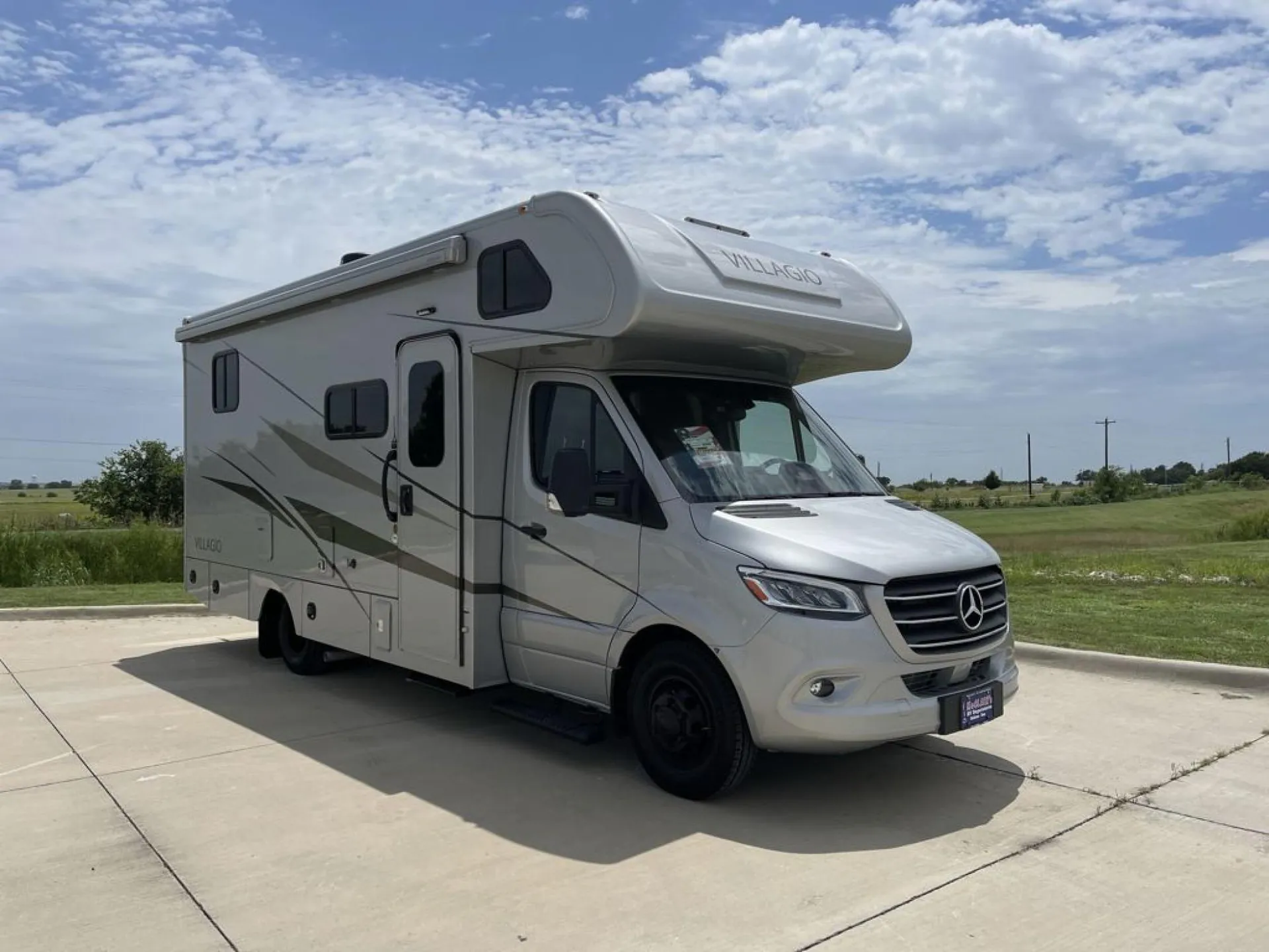 2027 Renegade RV Villagio 25FWC - Photo 3