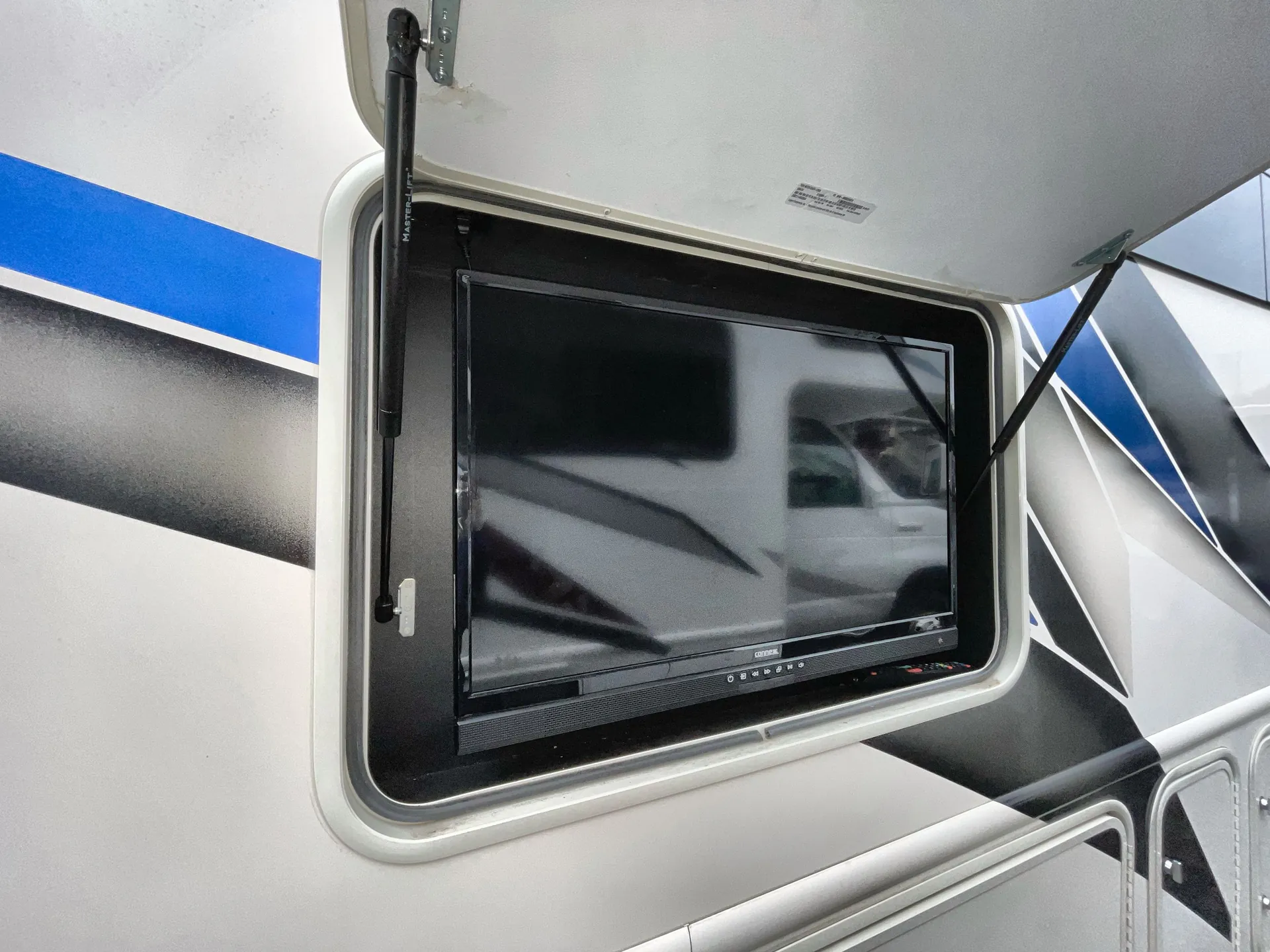 2022 Thor Motor Coach A.C.E 29.5 — living area main