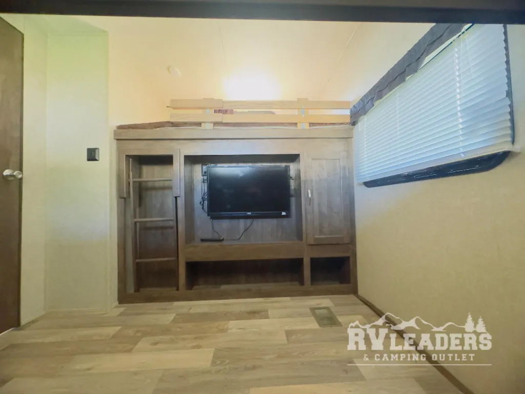 2017 Forest River Vibe 313BHS, Photos photo 32