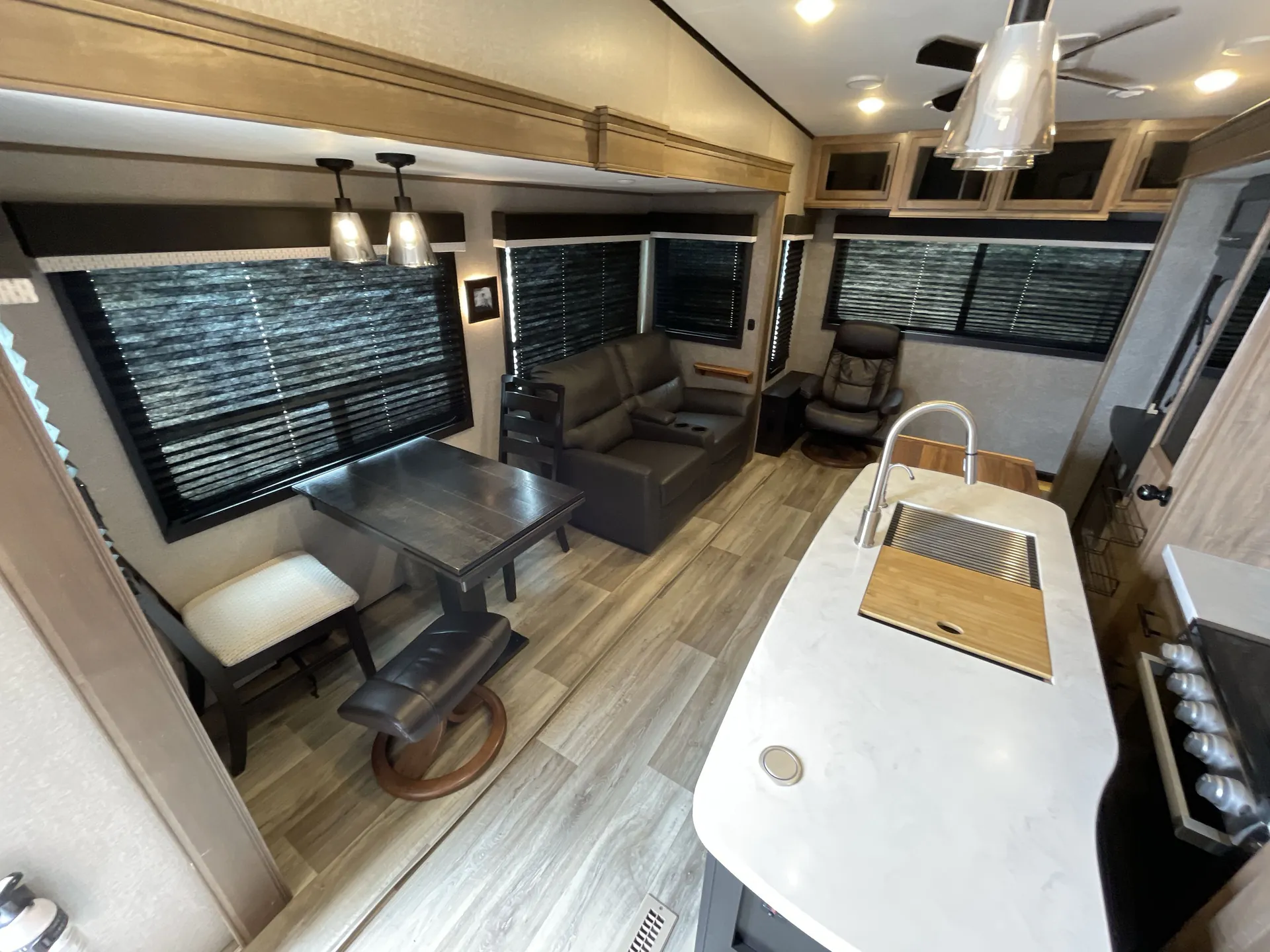 2021 Jayco Eagle 357MDOK — living area main