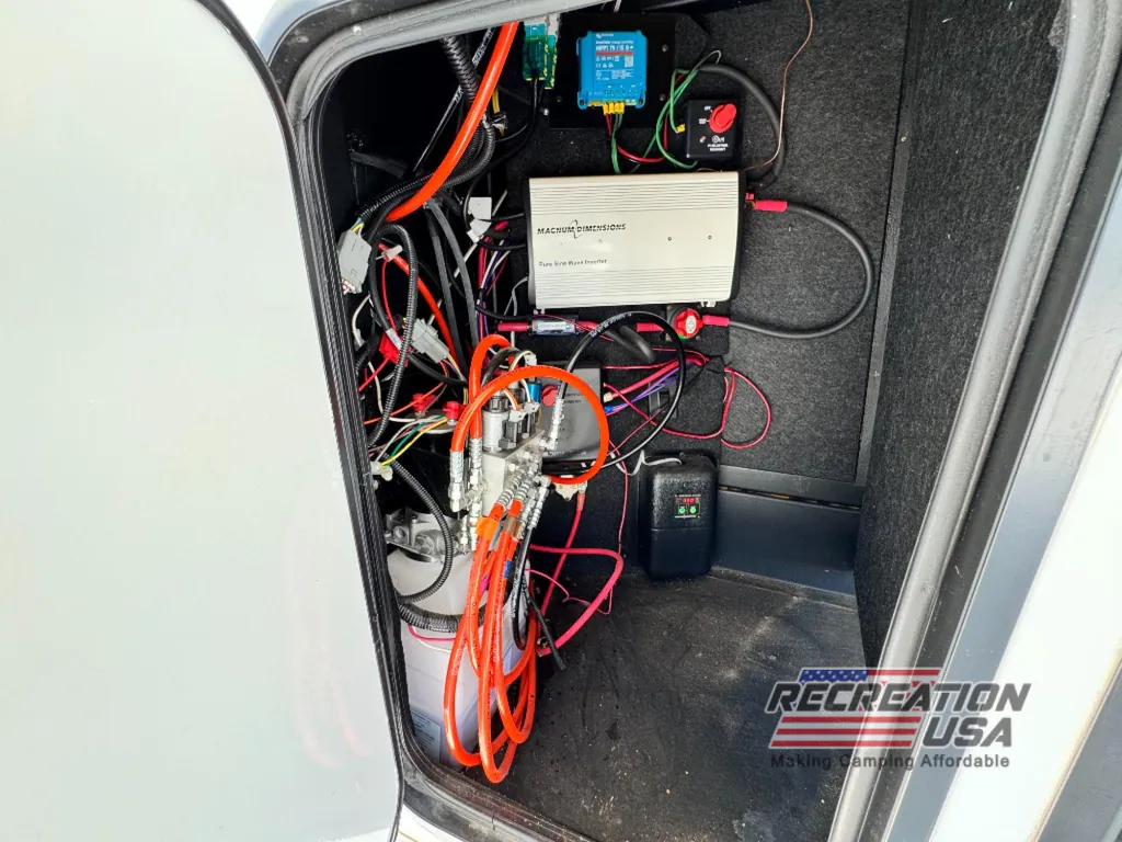 2023 Keystone Avalanche 390DS, Photos photo 58