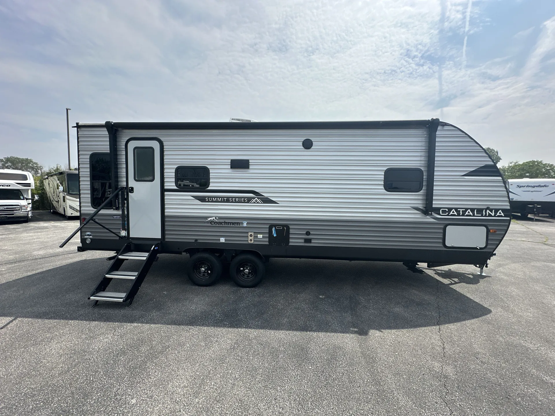 2024 Coachmen Catalina Summit 231MKS — living area main