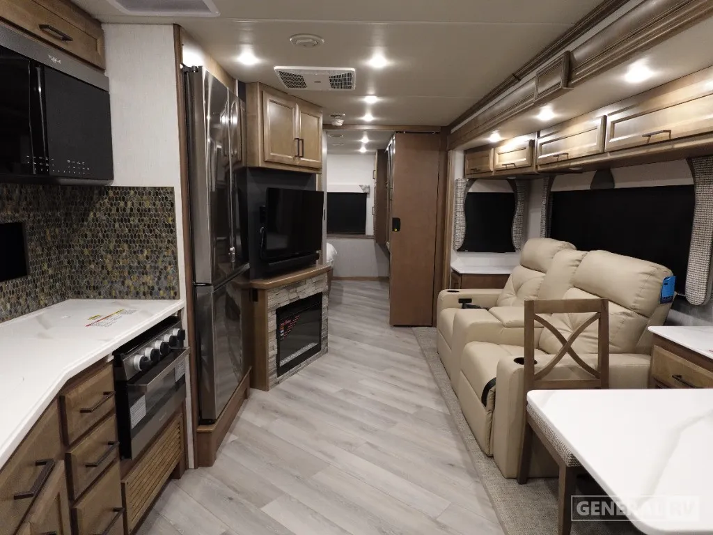 2026 Fleetwood Bounder 33C - Photo 3