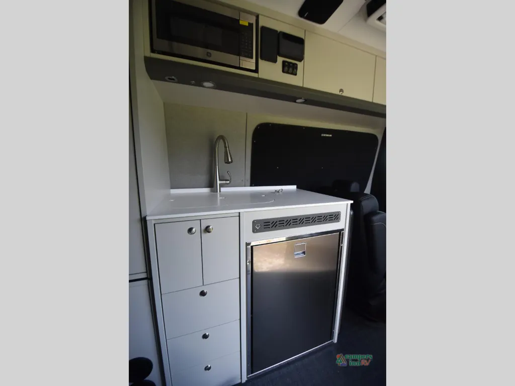 2023 Outside Van Approach 170, Photos photo 22