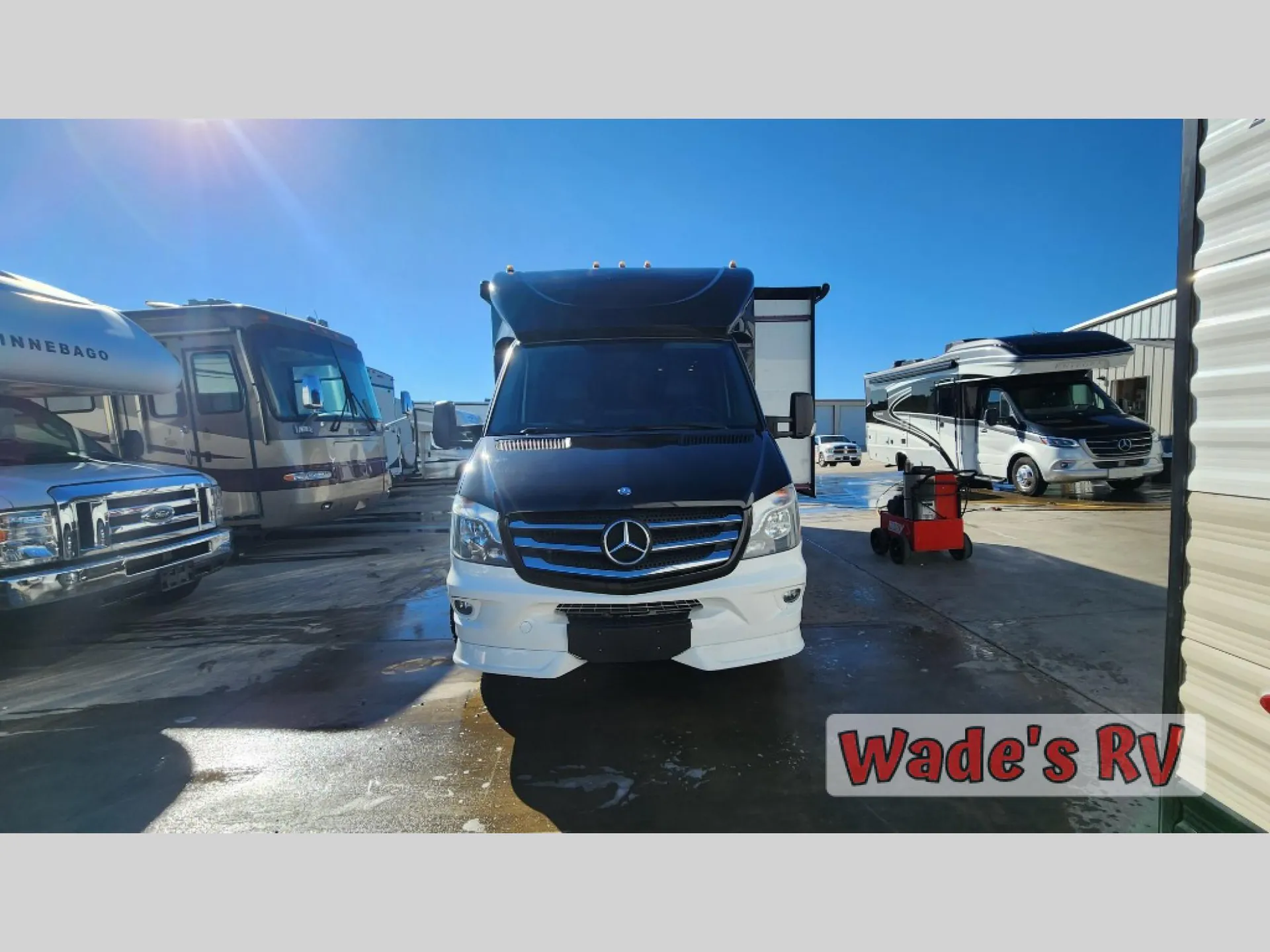 2015 Renegade RV Villagio 25HAB dealer photo 3 from Wade's RV