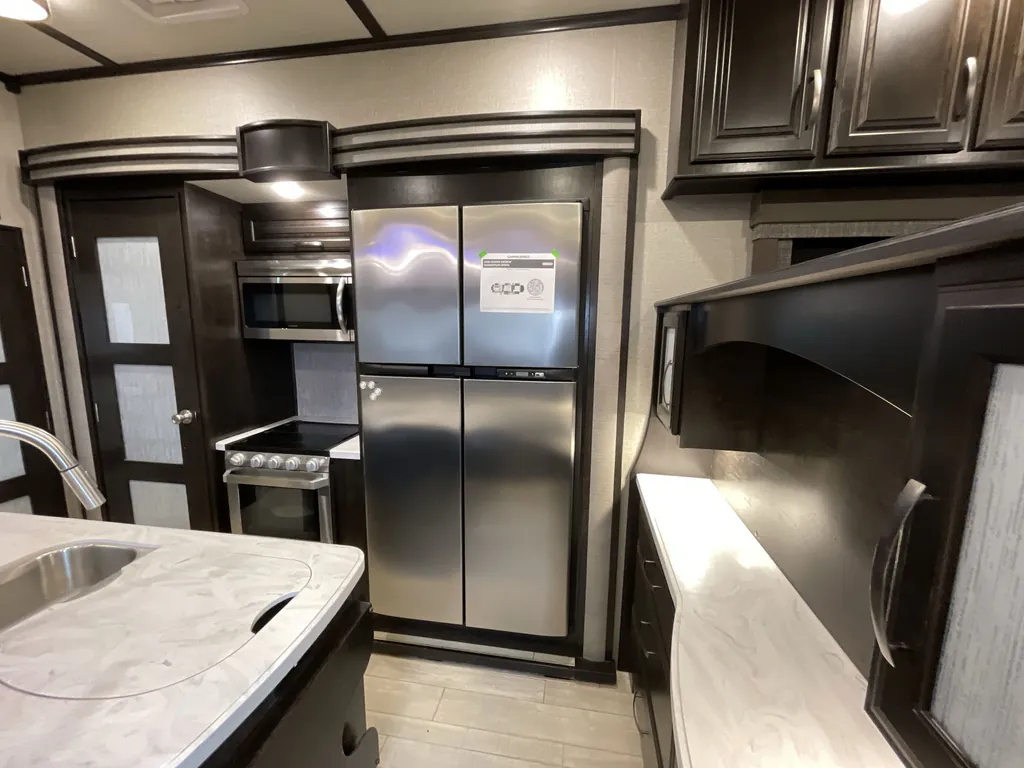 2018 Grand Design Momentum 376TH, Photos photo 8