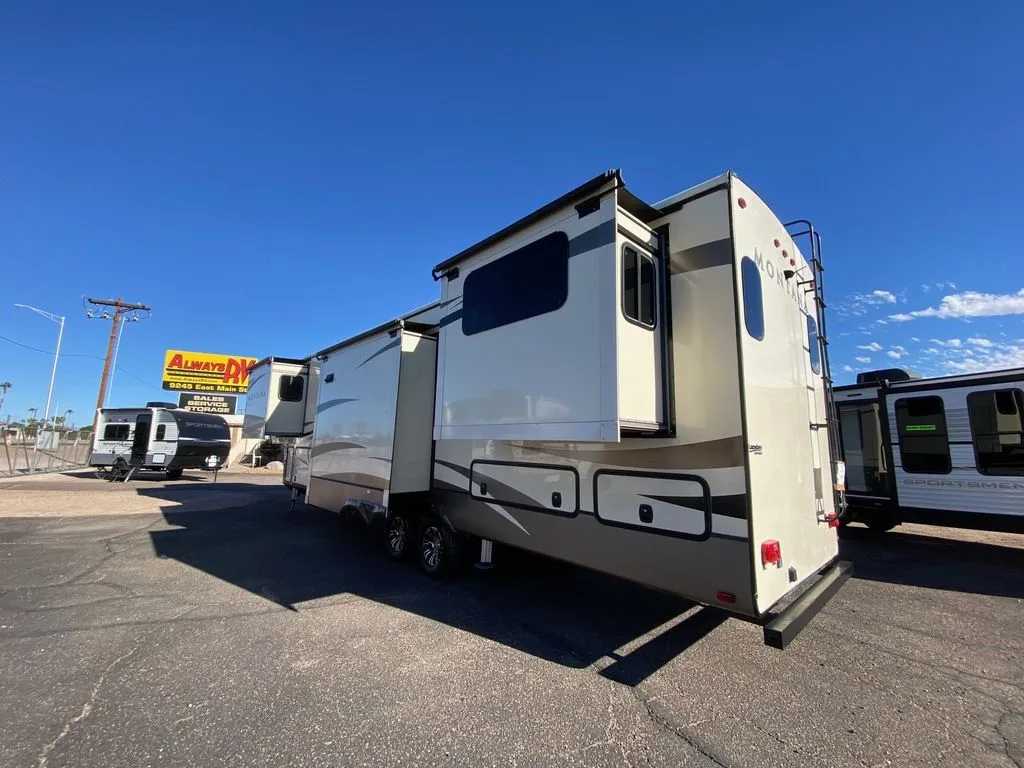 2016 KEYSTONE RV MONTANA 3791RD - Photo 3