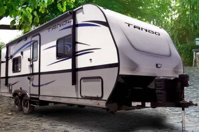 Pacific Coachworks Tango Mini 17RBS exterior