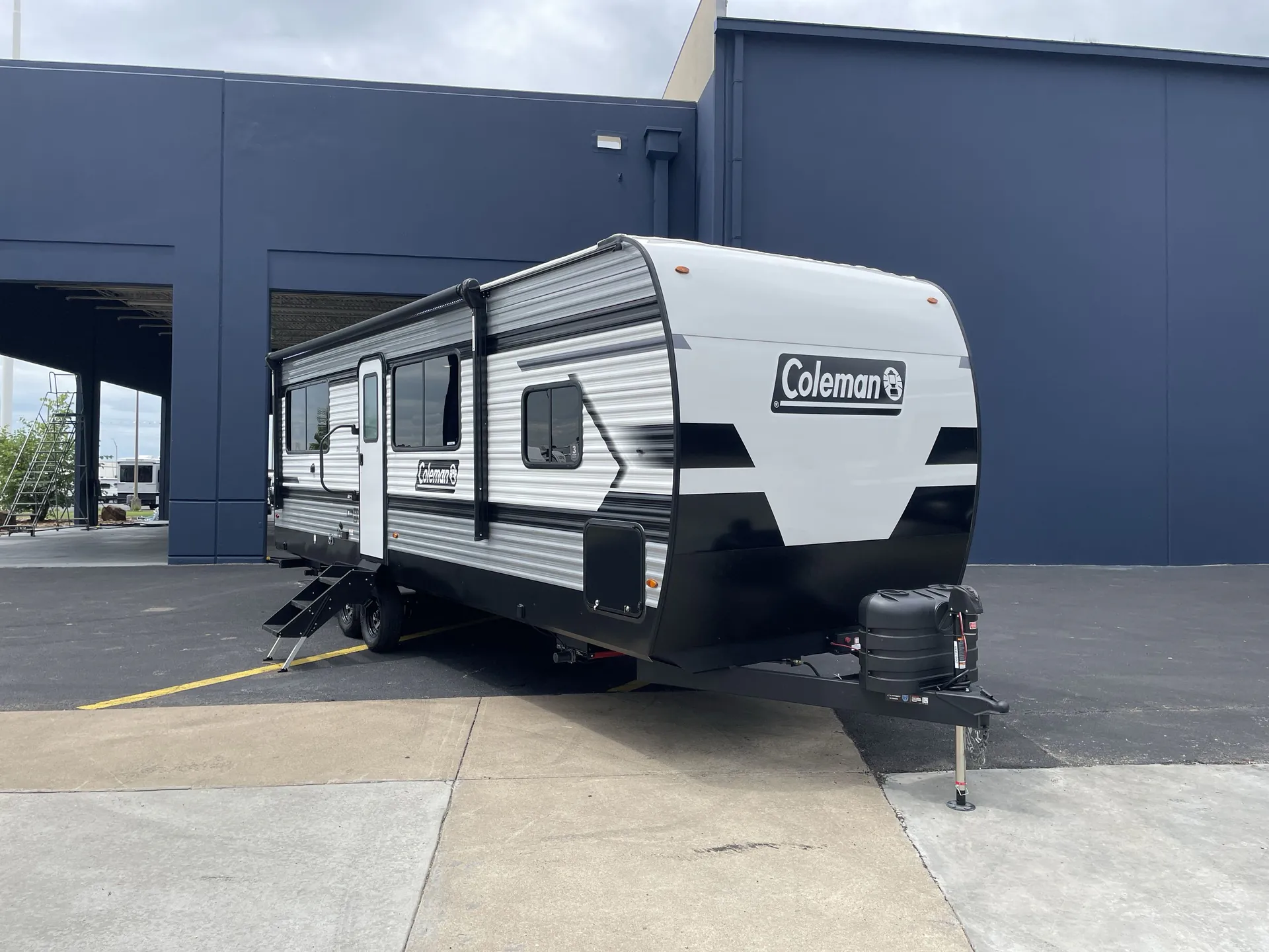 2027 Keystone Coleman Lantern 25REX dealer photo 1 from Camping World