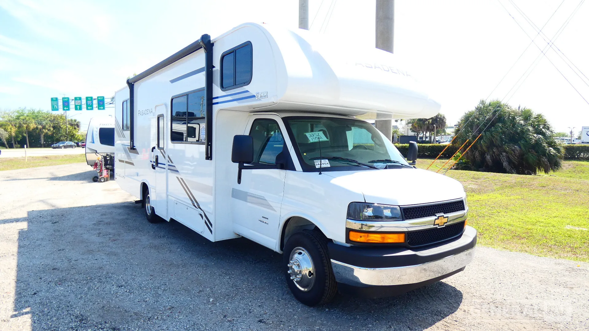 2026 Thor Motor Coach Pasadena SE SZ28 - Photo 2
