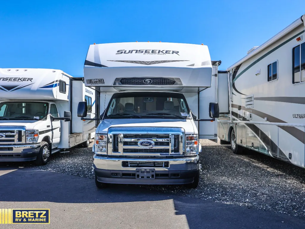 2023 Forest River Sunseeker LE 3250DSLE - Photo 2