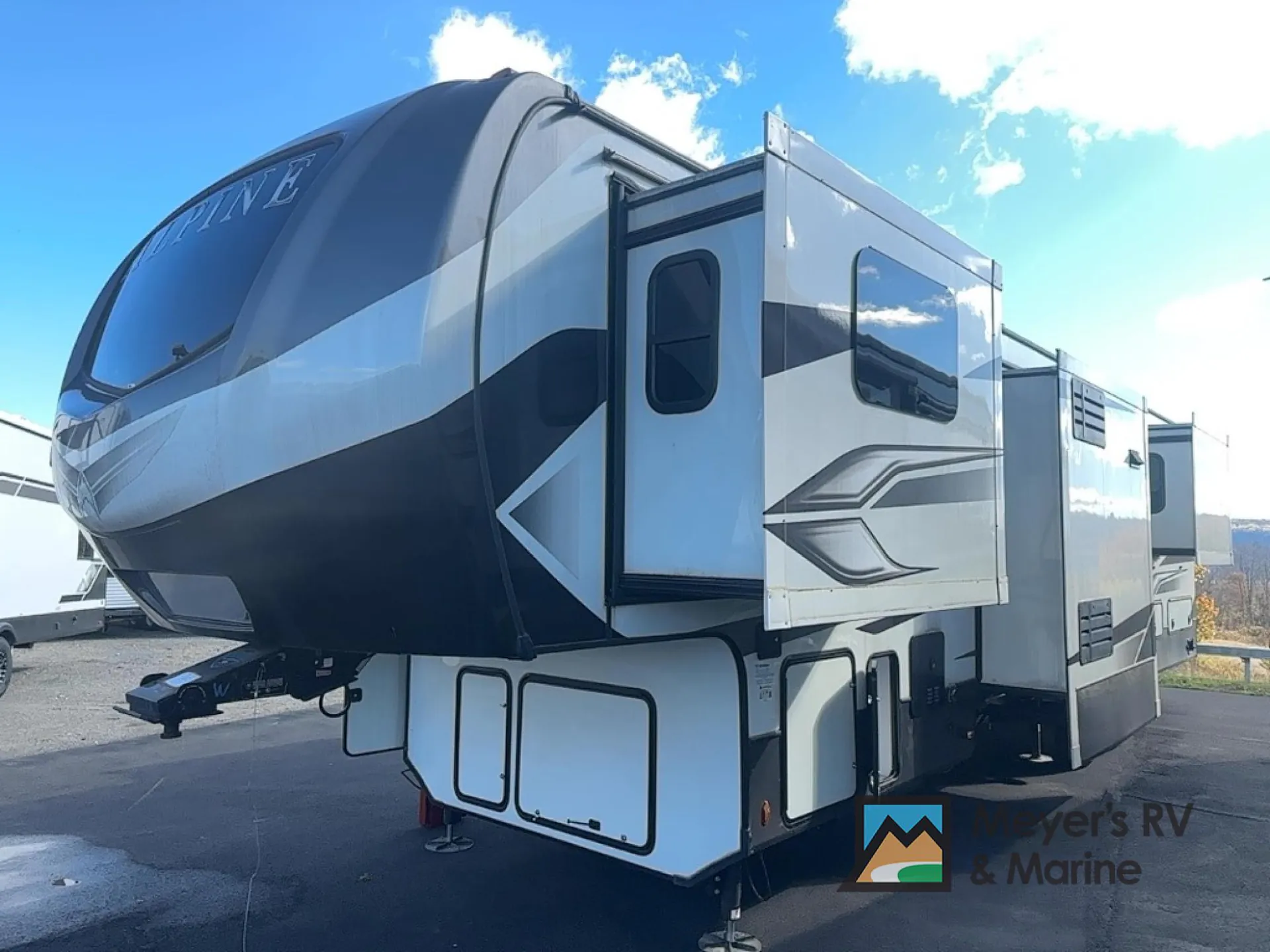 2022 Keystone Alpine 3700FL - Photo 3