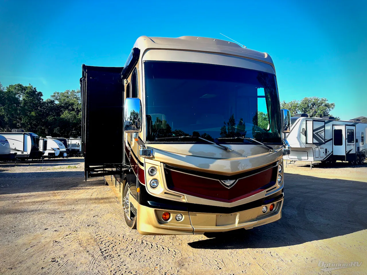 2017 Fleetwood Discovery 39F - Photo 2