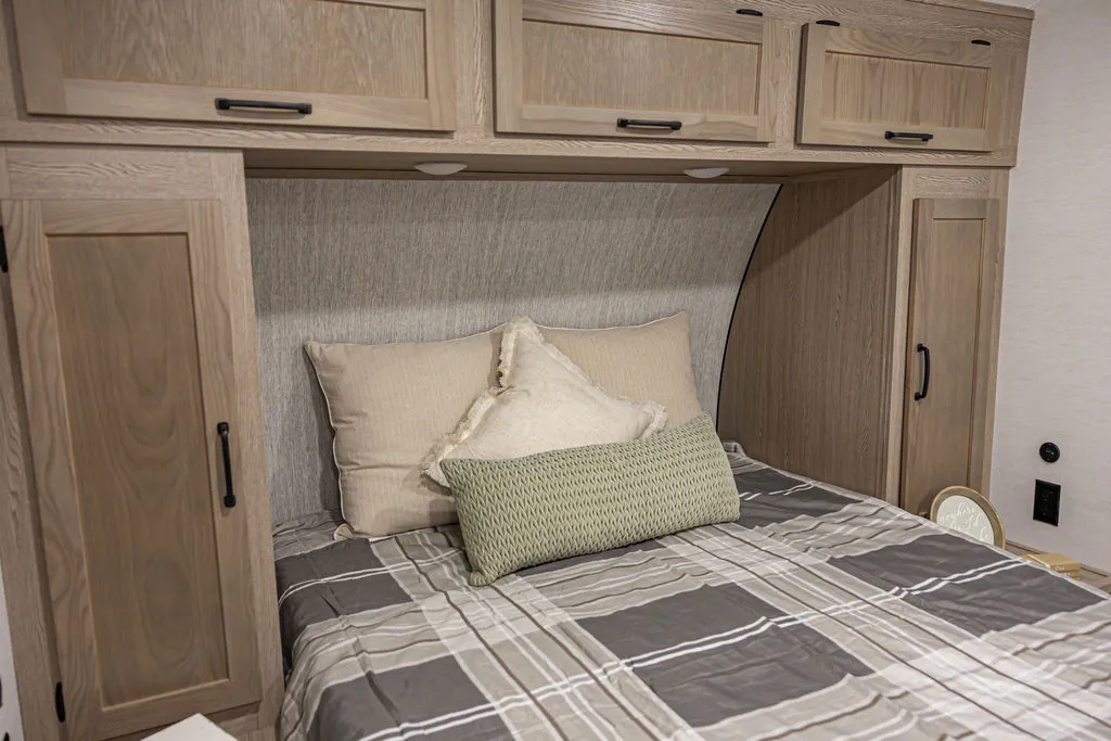 2026 Gulf Stream Conquest 323TBR, Photos photo 31
