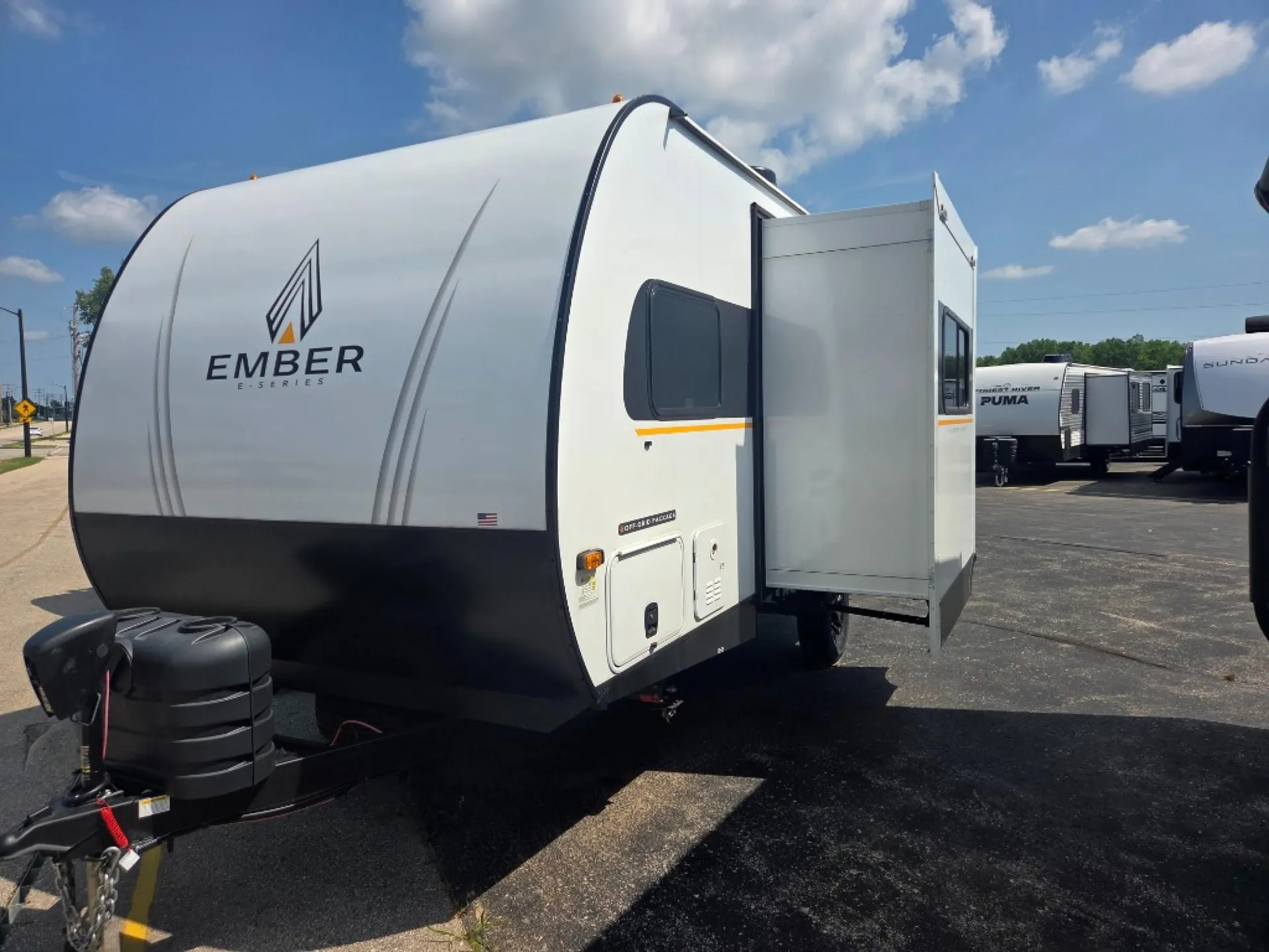 2026 Ember RV E-Series 19ETS - Photo 4