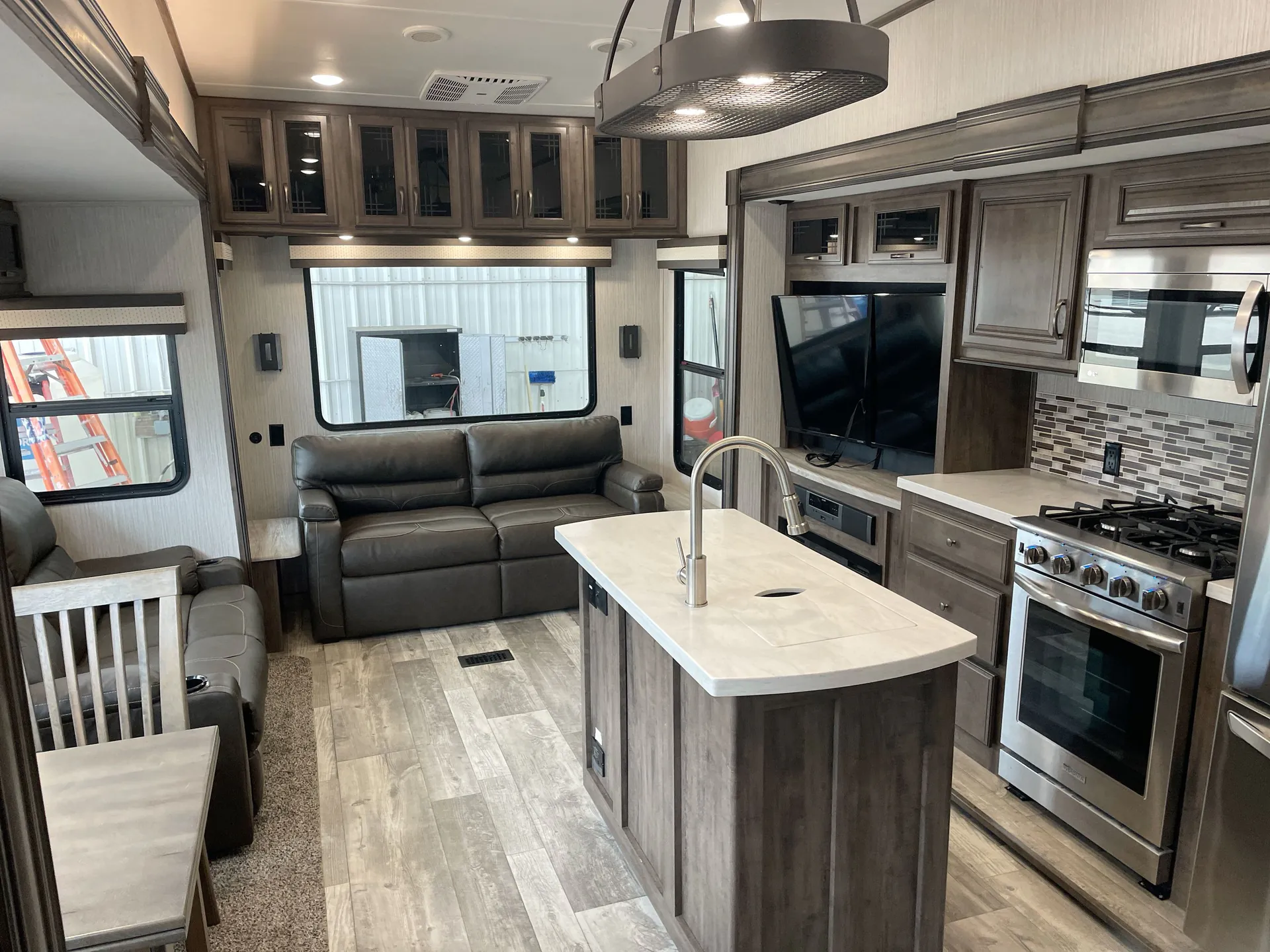 2021 Forest River Sandpiper 321RL - Photo 3