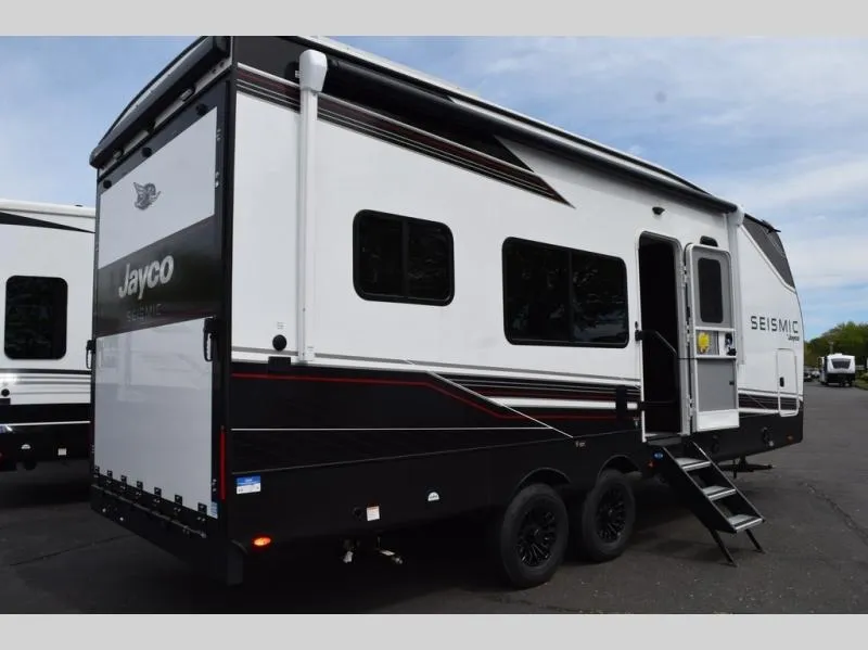 2026 Jayco Seismic 214 - Photo 4