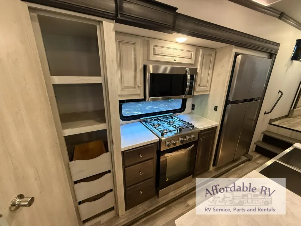 2022 Forest River Cardinal Luxury 380RLX, Photos photo 15